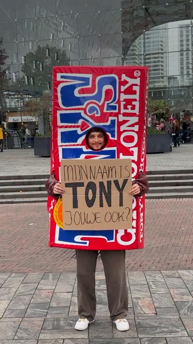 Hey Tony, Teuntje, Antoinette, Antonia, Toon, Teun, deze is speciaal voor jullie: ‘Tony’s Only Night’. 
Normaal gesproken zijn we een merk zijn dat juist staat voor inclusiviteit en gelijkheid. Maareh.. Nu doen we dat dus effe helemaal niet en geven we voor één keertje (beloofd!) het meest exclusieve Tony’s feestje ooit. 🍫🥳
Meld je snel aan via de link in bio en vier onze 20e Tonyversary samen met je Tony naamgenoten. Geen naambordjes nodig dus ;)
Wanneer? 30/10, 20:00-23:00, De Hallen, Amsterdam 
Toegang = gratis! 
 
Psst..! Limited plekken beschikbaar, op = op