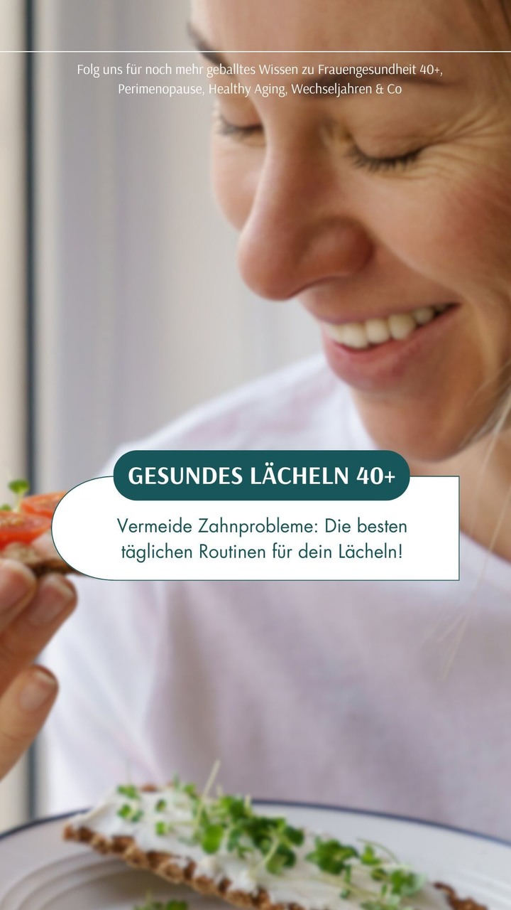 Schenk deinem Lächeln etwas Liebe! 🦷 ✨
In den Wechseljahren ist es besonders wichtig auf deine Mundhygiene zu achten. Das tägliche Zähneputzen ist selbstverständlich.
Du solltest dir in den Wechseljahren aber auch häufiger eine professionelle Zahnreinigung gönnen. Meide zudem gesüßte Getränke oder süße Speisen, die Zähne und Zahnfleisch zusätzlich angreifen.
Und: Vergiss nicht, dass dein Mund auch Teil deines Verdauungstrakts ist. Genau wie im Darm hast du auch im Mund eine Bakterienflora. Unterstütze also deine Darmgesundheit, indem du täglich Probiotika und Präbiotika zu dir nimmst.
#zahngesundheit #wechseljahre #zungenbrennen