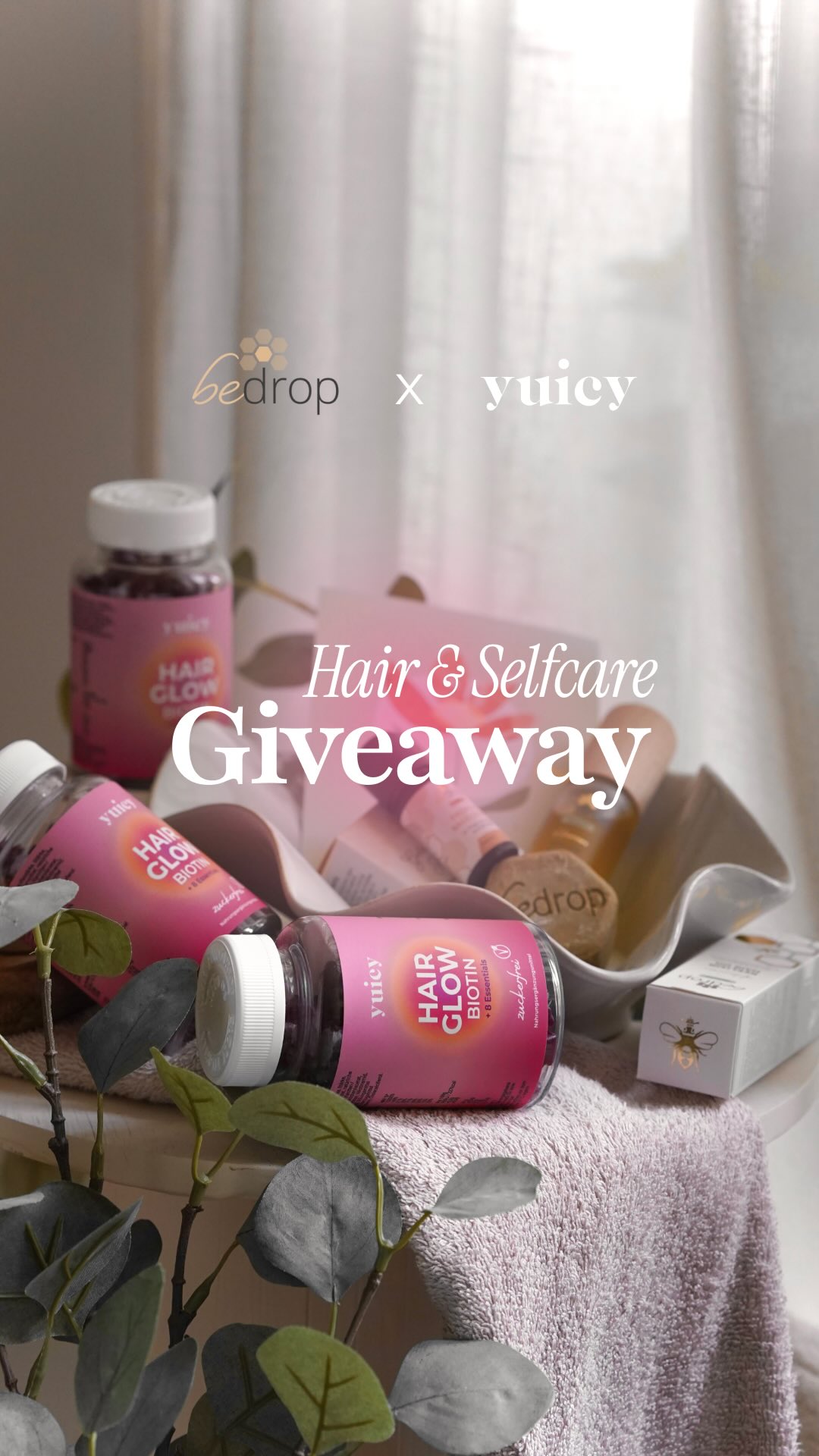 🍂✨ Giveaway-Time – November Selfcare Edition! ✨🍯
Die Tage werden dunkler, die Luft kühler – höchste Zeit, dir (und deinem Haar!) etwas Gutes zu tun. 💆🏻♀️🍂
Gemeinsam verlosen wir gleich zwei Selfcare-Pakete – also doppelte Gewinnchance! 🥰
Was gibt’s zu gewinnen?
🩷 3x Hair Glow – für gesundes, glänzendes Haar von innen (mit Biotin, B-Vitaminen & Zink)
💛 1x BEELIXIR HAIR OIL – für intensive Pflege & natürlichen Glanz
🐝 1x Propolis Nagelserum – stärkt & pflegt deine Nägel
🍯 1x Gelée Royale Shampoo – verwöhnt & kräftigt das Haar
So machst du mit:
1️⃣ Folge uns @yuicy & @bedrop.de
2️⃣ Like diesen Beitrag 💫
3️⃣ Markiere jemanden, der sich über ein kleines Selfcare-Paket freuen würde 💛
🔁 Extra-Chance: Teile den Beitrag in deiner Story & verlinke uns ✨
📅 Das Gewinnspiel endet am 19.11.2025
⸻
Teilnahmebedingungen:
• Teilnahme ab 18 Jahren
• Kein Kauf erforderlich
• Instagram steht in keinem Zusammenhang mit diesem Gewinnspiel
• Versand nur innerhalb Deutschlands 🇩🇪
• Der Rechtsweg ist ausgeschlossen
🍀 Viel Glück & happy cozy season – gönn dir ein bisschen Glow & Bee-auty von innen und außen! 🍯💛
#yuicy #bedrop #Giveaway #Gewinnspiel #HairGlow #Beelixir #GeleeRoyale #Propolis #Gewinnspiel #SelfcareSeason #HerbstVibes #HealthyHairJourney #InsideOutBeauty #MeTime #Selbstliebe #HerbstRoutine #GlowyHair #NaturalBeauty #Herbstliebe #VitaminGummies #WellnessFromWithin #VitaminsThatFeelGood