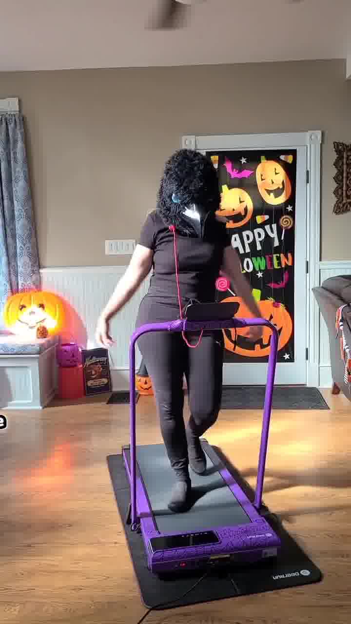 👻 Ready to run in style this Halloween?
Meet the limited-edition purple DeerRun treadmill!
Stand out, stay active, and make your workouts spooky-fun! 🏃‍♀️💜
