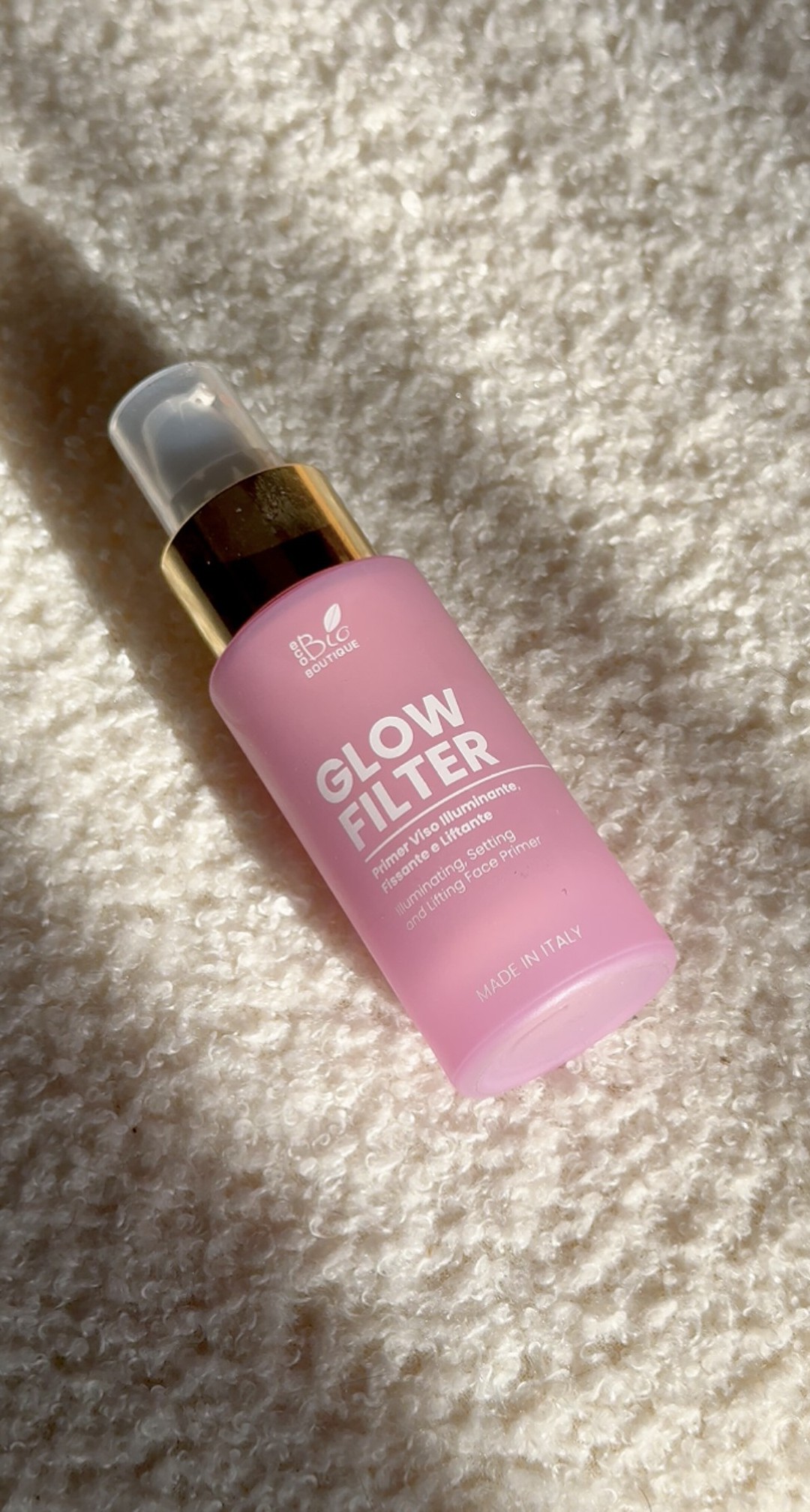 Glow Filter è il primer viso con micro-brillantini che leviga, illumina e prepara la pelle al make-up, rendendola subito più radiosa ✨ 

La base perfetta per un trucco che dura tutto il giorno… e brilla di luce naturale ✨

Scoprilo ora su ecobioboutique.it

#glowfilter #primer #ecobioboutique #novita #primer