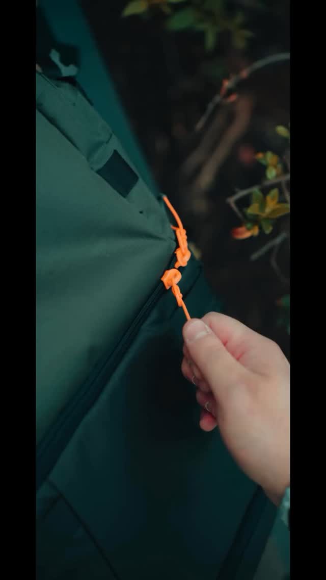 🎬 Tell Every Detail | Nightwalker 75mm T1.2 Cine Lens 
🎞️ A passing glance. A subtle movement. A portrait alive with emotion.This Nightwalker lens turns fleeting moments into cinematic poetry — with depth, softness, and soul. 
✨ Why It Stands Out: 
🔸 T1.2 Aperture – Dreamlike bokeh & expressive focus control 
🔸 Outstanding Optical Performance – Crisp edges, creamy highlights 
🔸 Lightweight & Portable – Built for freedom and movement 
📌 Perfect for Portraits, Emotions & Storytelling Close-Ups 
🔗 Dive into the details: https://bit.ly/3FB5fnb 
💬 What kind of story would you frame with this lens? Let us know below 👇 
📸Shot by @elviscreative 
#sirui #nightwalker75mm #cinelens #filmlook #CinematicStyle  #lensforcreators #filmmakinggear #VisualStorytelling #ContentCreation