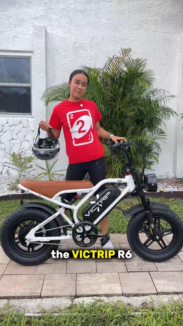 @victrip.ebike is light, comfortable, super cute 🙌🏼 and my new best friend NOW 🫶🏻

$50 off discount code for my followers: JULES
https://victripebike.com/justjulesmedia

28 MPH top speed
750W motor
16” tires — compact yet sturdy for smooth cruising
48V 15Ah battery
Rear shock & dual-crown suspension
Wide and comfortable seat
Moped-style eBike design — light, flexible, and perfect for neighborhood rides and everyday cruising

#reels #fyp #ebike #victrip