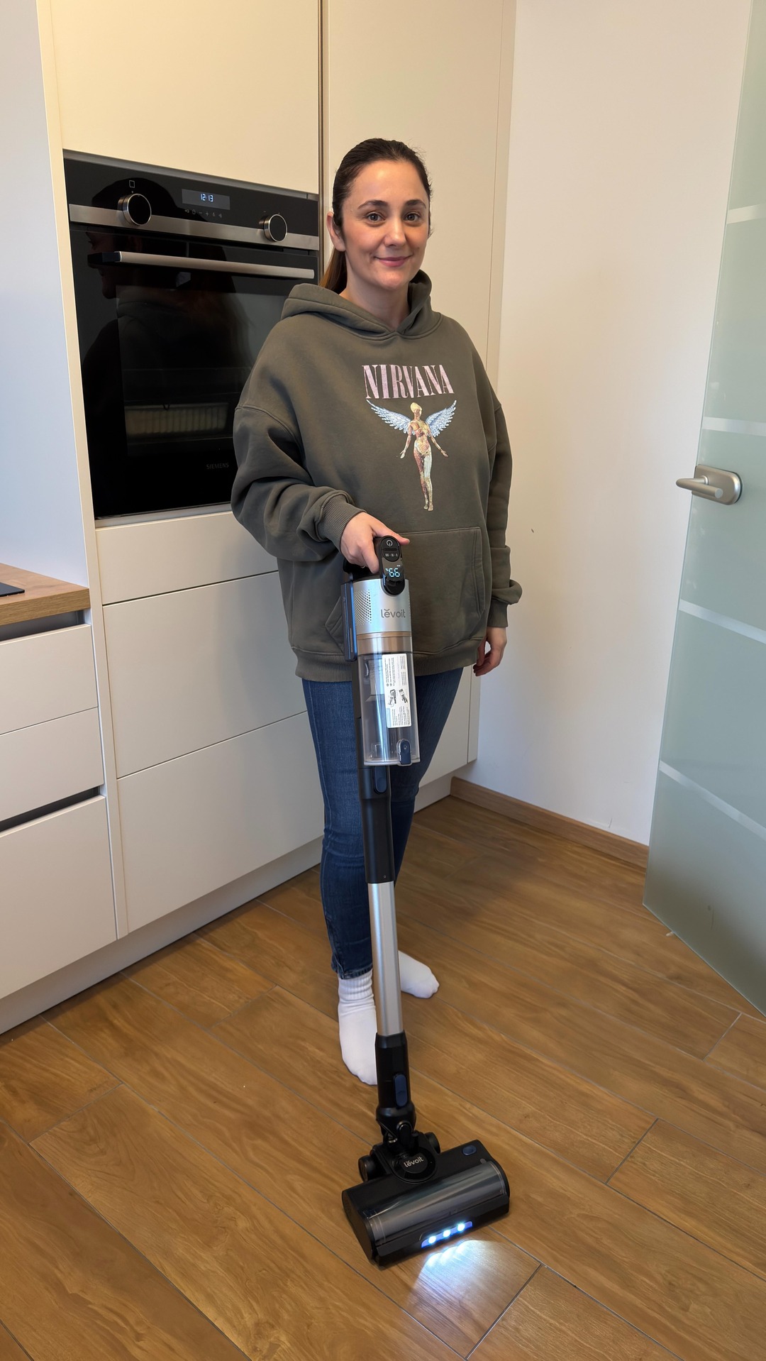 Anzeige | Wer Kinder hat hat weiß: Ordnung hält nicht sehr lange 😄 Aber mit dem Levoit Staubsauger LVAC 300 von @levoit.deutschland macht es wenigstens Spaß, das tägliche Chaos wieder einzufangen!

🔗 findest du in meiner Bio!

#levoit #levoitlvac300 #sauger #home #aufräumen #clean #kids #family #mom #momlife #twins #reels #explore