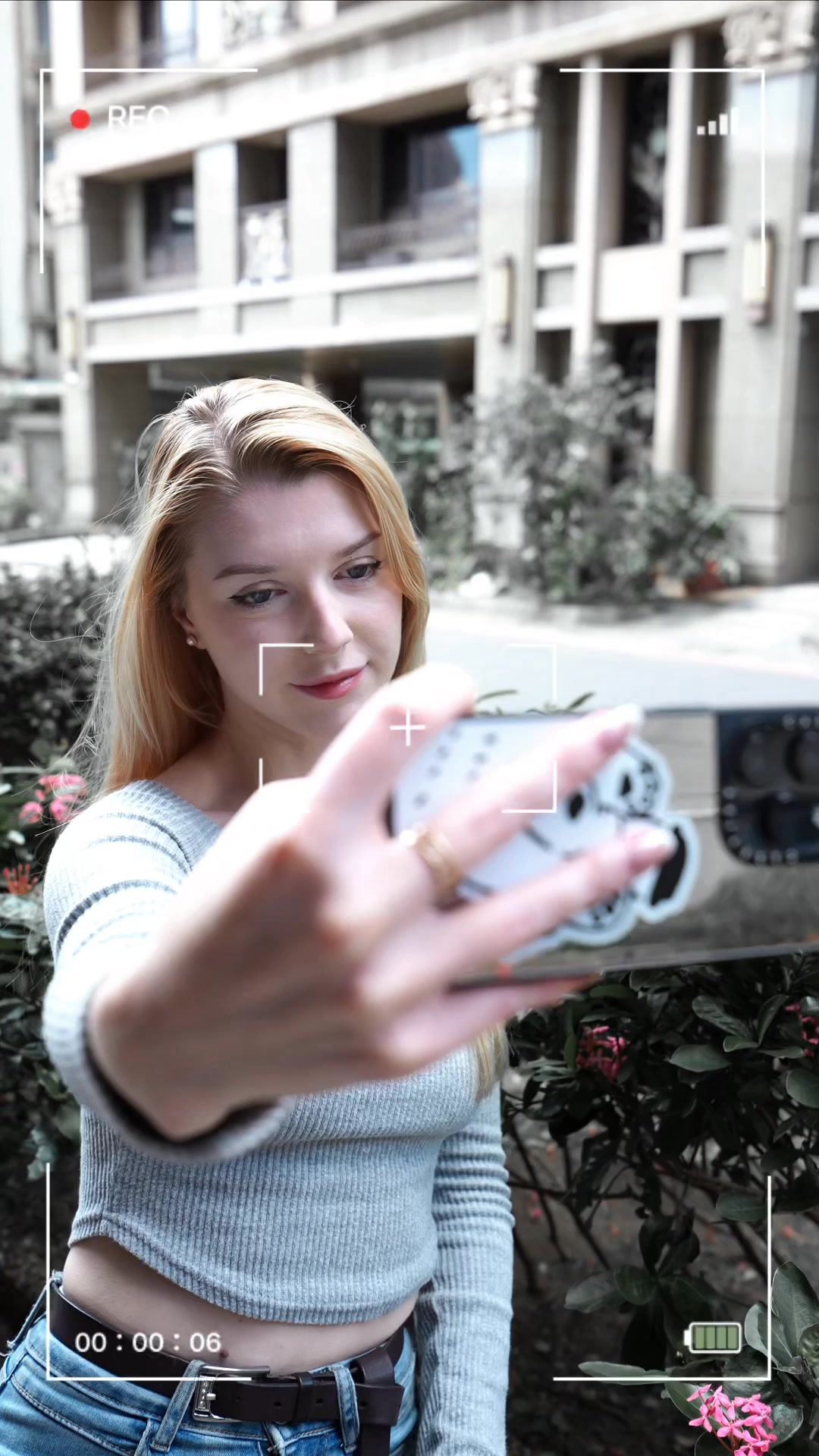 1,000+ Memories On a Single  Charge