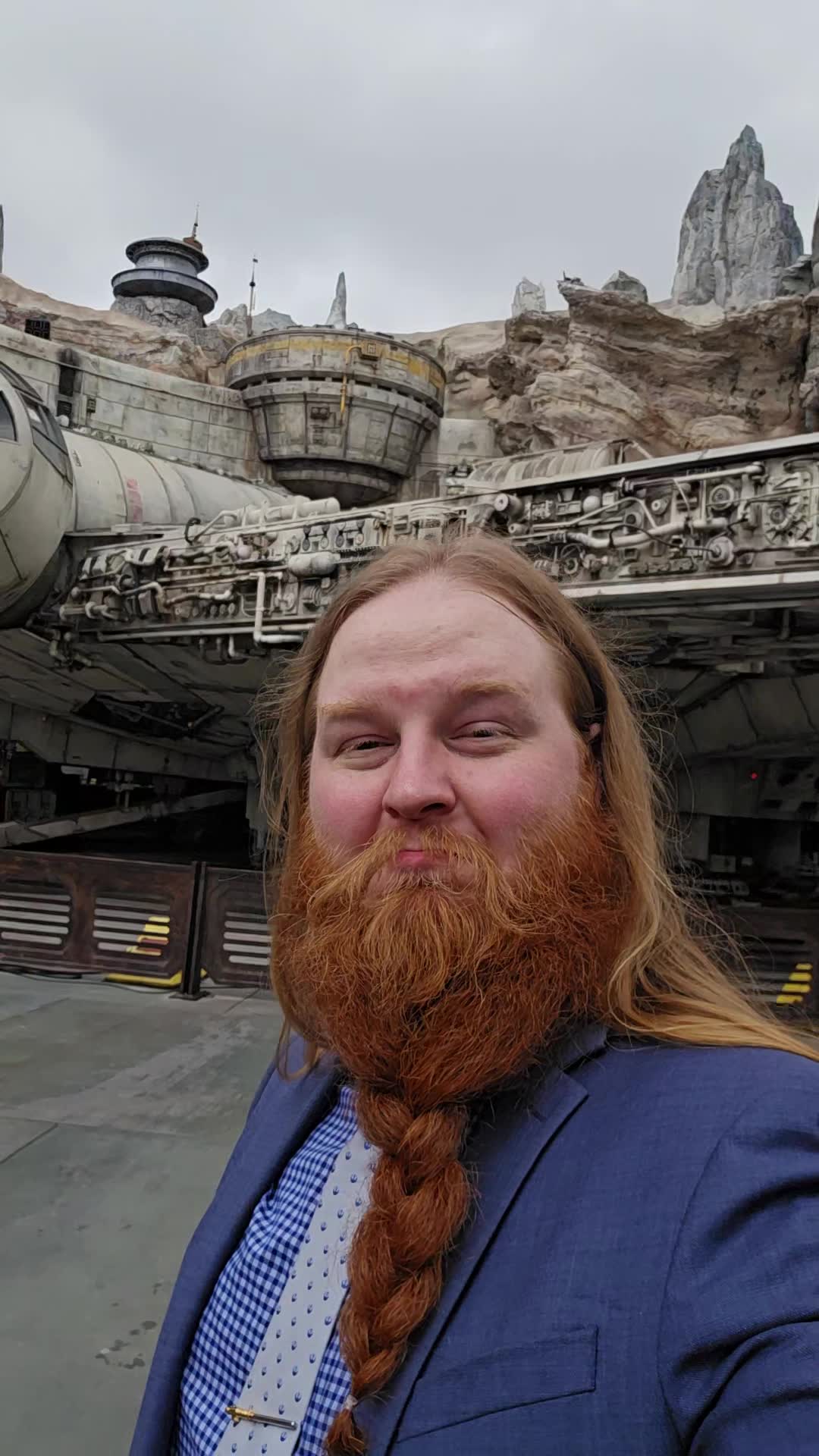 Ordinary Gifts vs. Fandom Gifts: The Choice is Yours! ⚔️👔