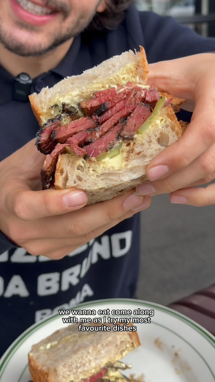 Some OG favourites, some new. We hit up North Melbourne to help you with your next order 🤤🤤

Which one are you choosing? 👇

#roastingwarehouse #freddocappuccino #bestcoffeemelbourne #melbournecoffee #bestcafemelbourne
