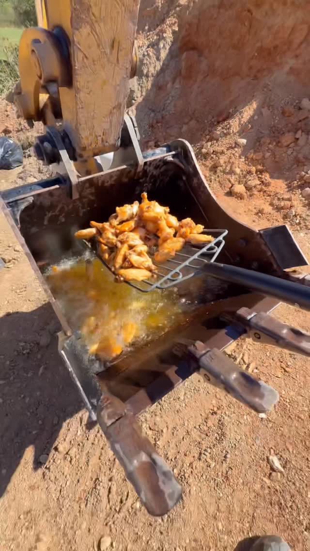 Cooking Cranberry Lime Chicken Wings On The Jobsite #sponsored @5hourenergy #construction #heavyequipment #cooking #5hourambassador