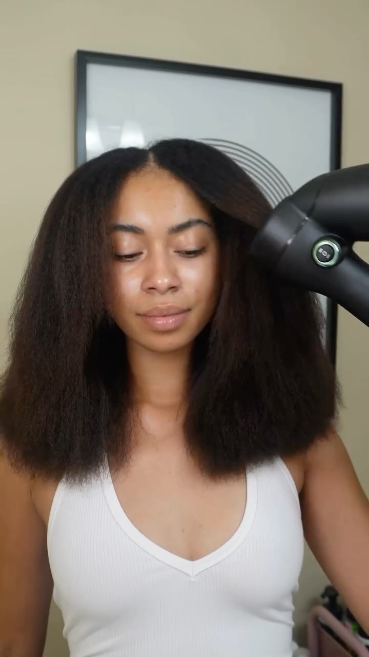 protective style prep using @myrevair ✨ literally love my revair so much and would recommend to anyone who wants an easier way to stretch their hair. 

if you’re thinking of getting one, use my code at MyRevAir.com checkout “IMANIALEXIA”