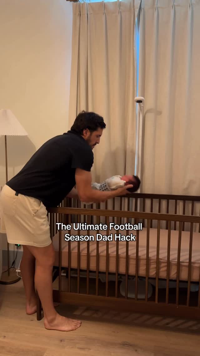 Baby is down. Game is on. With @get_nanit , I can check in on naps and still catch every play🏈

#nanit #parents #parentsofig #dadlife #dadhack #foryoupage #momsofig