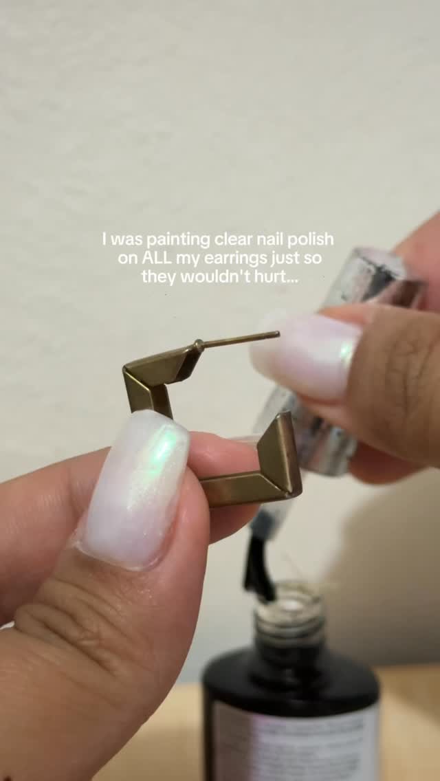 No one should have to DIY comfort into their jewelry.

// #theardant #ardantmuse #jewelry #earrings 

Model wears Stay Close Moissanite Hoops in 18K gold vermeil