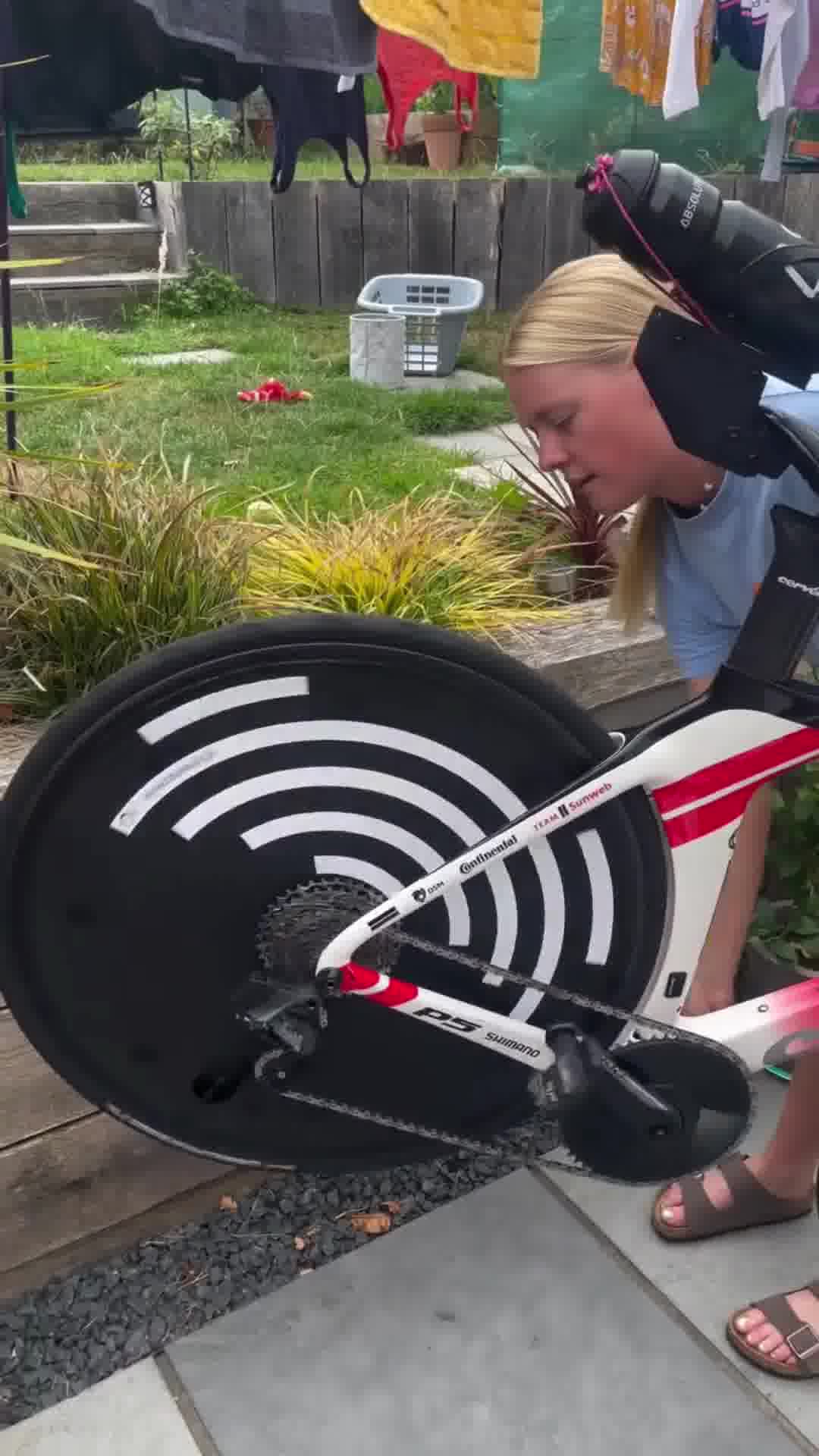 Gagnez de précieuses minutes sur votre portion vélo avec un EZ Disc ! Aoibh Clarke✨ a trouvé la solution idéale avec EZ Gains.
