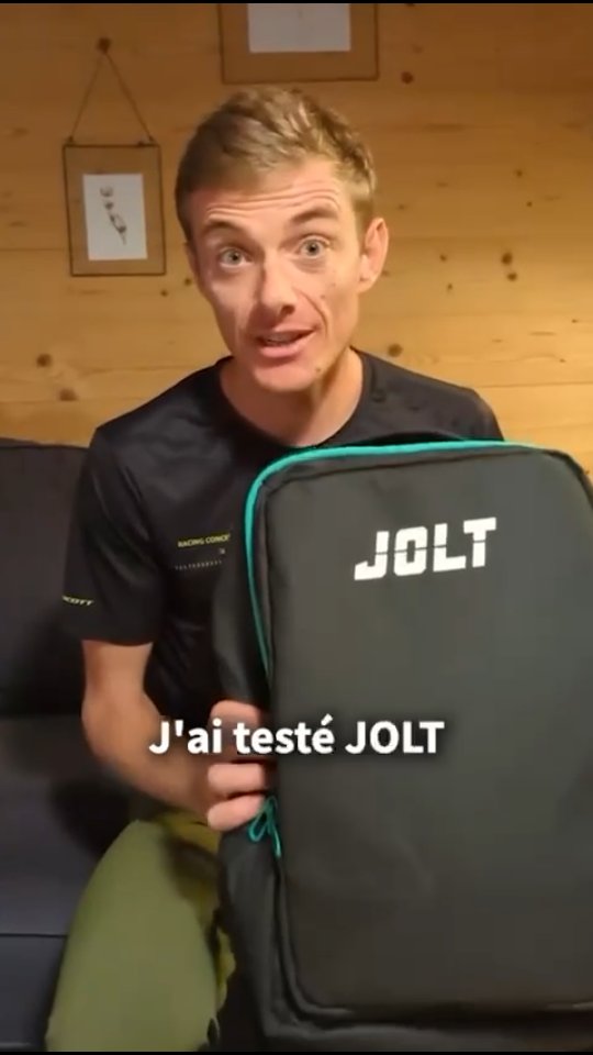 ✨ Après une bonne séance de trail en montagne, quoi de mieux qu'un massage et un moment bien être directement en rentrant sur le canapé ? 
🧘🏻‍♂️ 🔋 Les bottes de pressothérapie @jolt_recovery sont devenues ma routine de récupération !
.
#joltrecovery