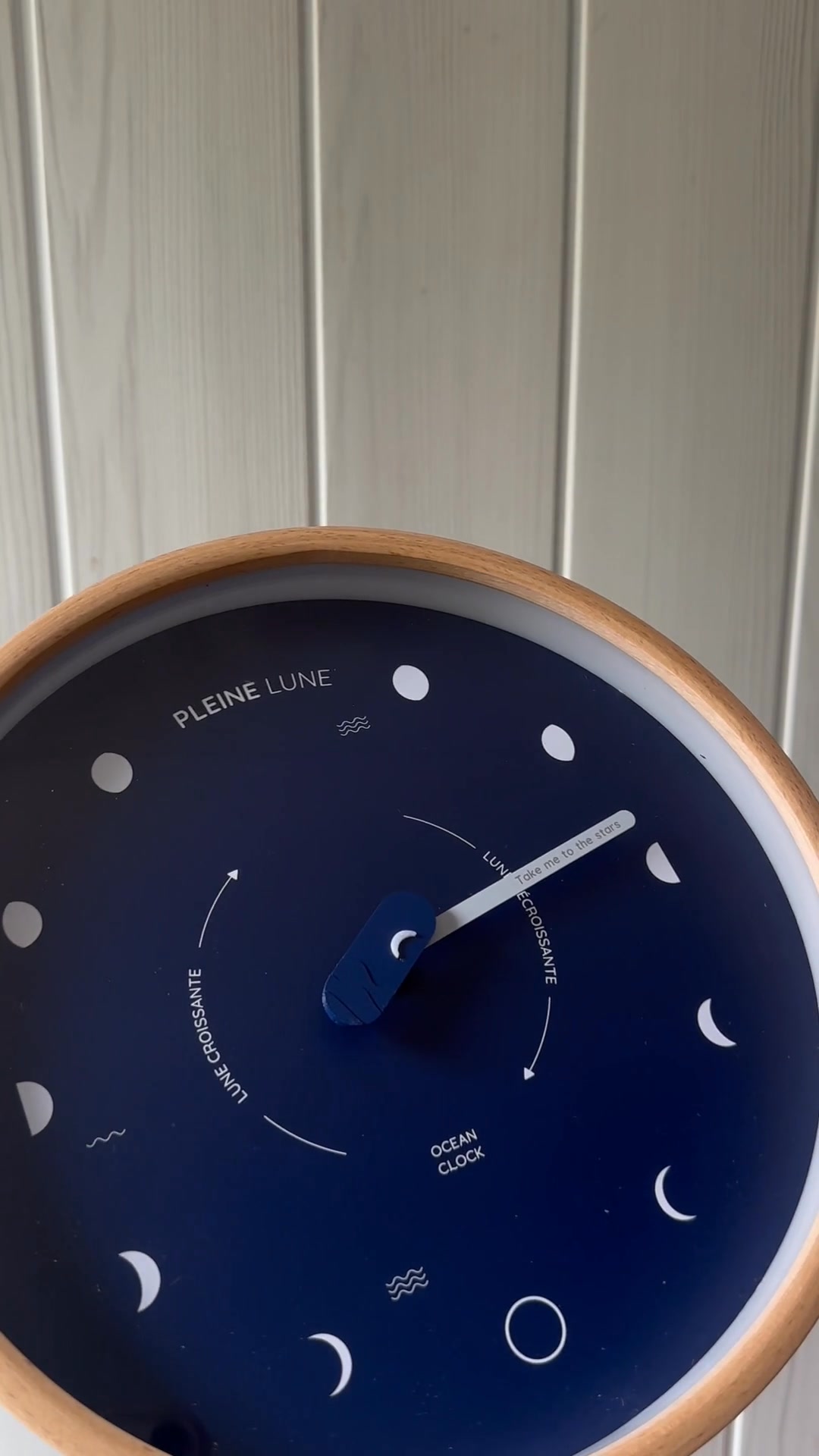 Succombez à nos horloges lunaires design en bois
