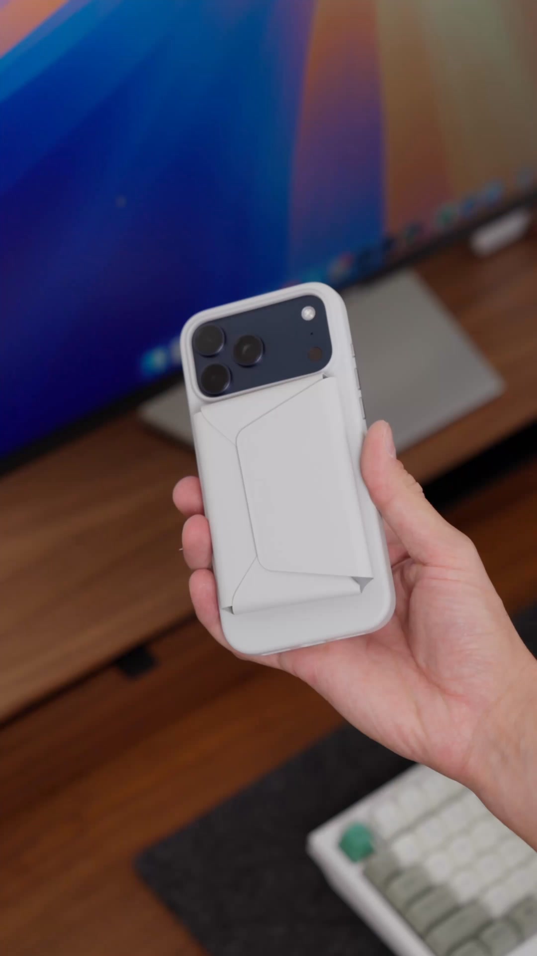 MOFT Snap Field Wallet: Travel Light, Travel Smart