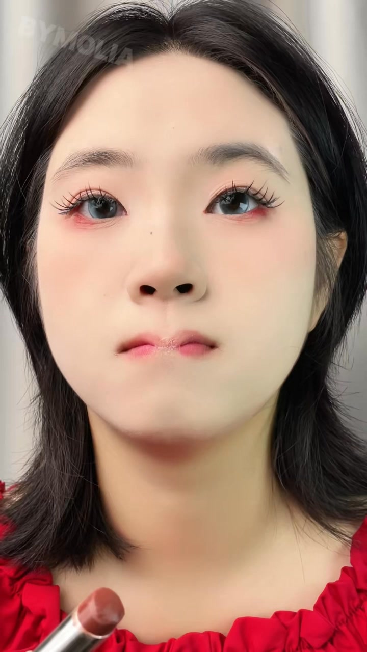 Say Goodbye to Cracked, Colorless Lips