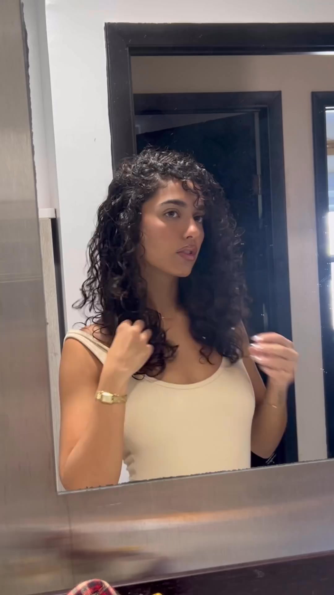 Frizz-Free Hair in 1 Wash!