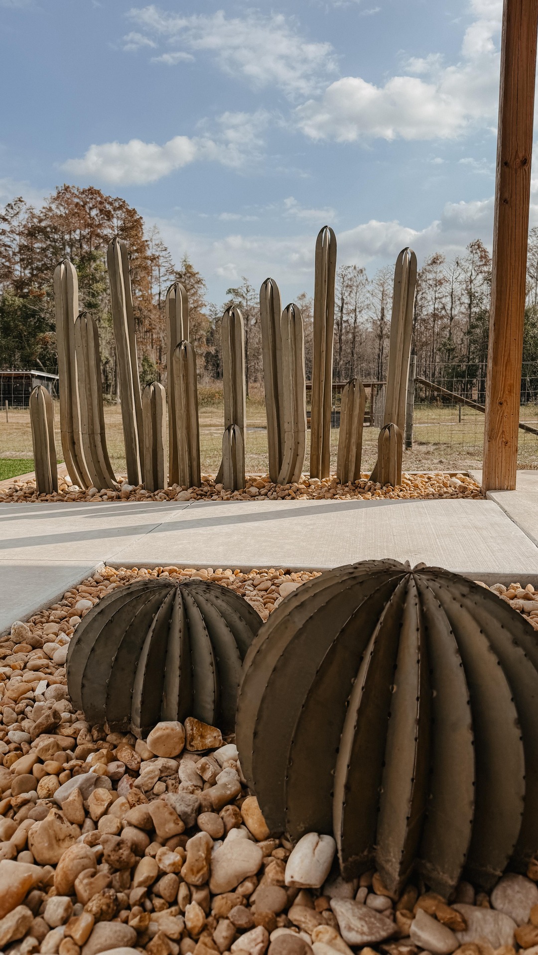 Creating our dream backyard, one @desertsteel piece at a time 🌵
These Mexican Fence Posts feel like they were made for this spot on our back porch🤍 

#westernhome #backporch