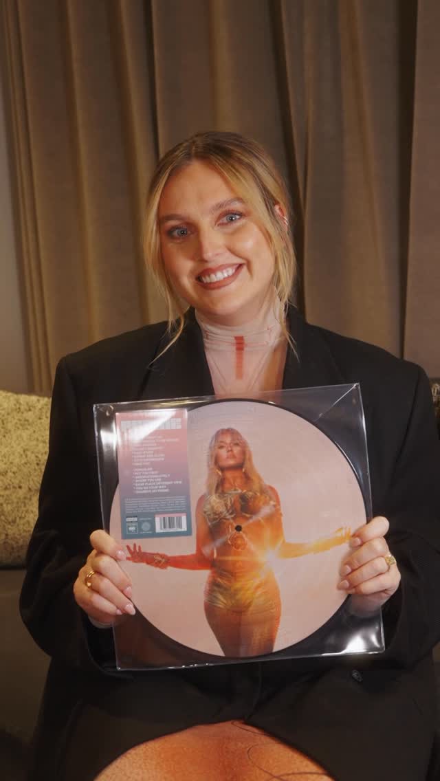 Unboxing my new favourite formats 😍 available on my store ❤️