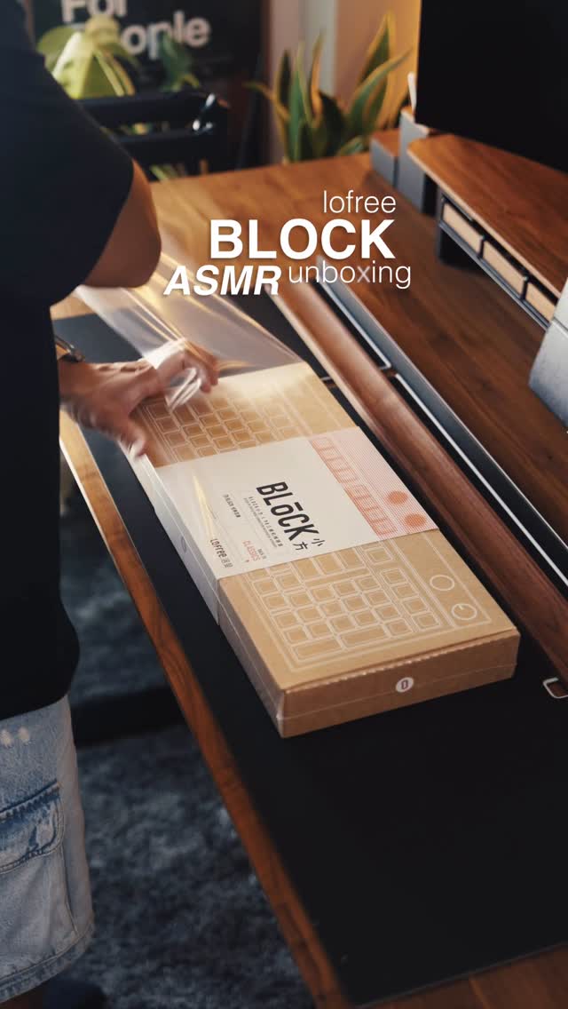 comment “BLOCK” for 🔗 unboxing the @lofree block wireless mechanical keyboard 🥹
#keyboard #unboxing #desksetup #office #workfromhome #homeoffice #setup #workspace #officedesign #officedecor #workstation #deskaccessories