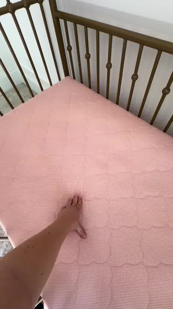 Breathable, washable crib mattress