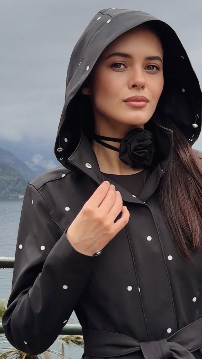 All RainSisters coats are waterproof (10,000mm), windproof, and perfect for the most unpredictable weather ⛈
#rainsisters #unique #designcoat