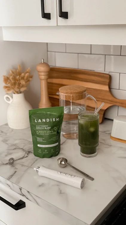 Le petit ajout à ma routine du matin 🌿✨

Chaque journée commence avec le mélange adaptogène @landishfoods, un produit d’ici rempli d’aliments verts pour soutenir l’énergie et améliorer la digestion 👏🏼

#ad #landish