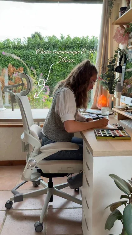 Ma nouvelle chaise de bureau ergonomique @musso_eu ✨

Quel bonheur de troquer ma vielle chaise contre celle-ci, tellement plus confortable… 

Gros coup de cœur pour l’adaptabilité, hyper précieuse quand on passe des heures au bureau pour faire tout un tas de choses variées 🖌️💻

Avec mon code « MARTH25 », vous pouvez bénéficier de -25€ sur le site ; le lien est dans ma bio 🫶🏻

Référence produit : chaise ergonomique E-80 de la marque @musso_eu @musso.france 

Collaboration commerciale

#Musso #MussoE80 #Ergonomics #desksetup #aquarelle #watercolor #painting #art #artwork
