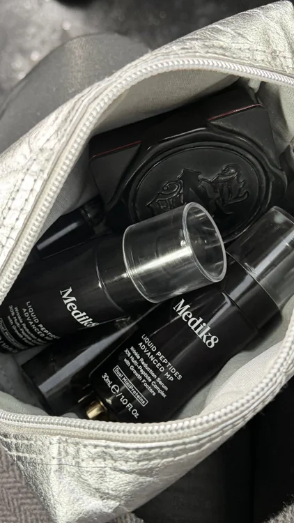 ¿Sabías que los péptidos son los responsables de la producción de elastina y colágeno? ✨

Por ello, introducirlos en la rutina no solo la volverá mucho más completa sino que disparará su efectividad para combatir la falta de firmeza; convirtiéndolo así en uno de los mejores ingredientes antiedad 💪🏻