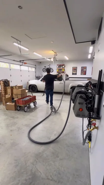 I moved but I took my @giraffetools wall mount vac 🦒 30 ft hose and lots of suck - couldn’t leave it behind!
 
Finally reinstalled, now I can keep a clean garage @giraffetoolsca ✨ 
 
Grab one in my link with code MAXH for some savings 
 
#giraffetools #garagetools